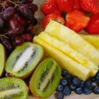 Serveersuggestie Fruitsalade met limoen-honingdressing - Lovemyfood.nl