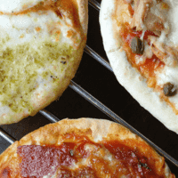 Serveersuggestie 3x Supersnelle mini pizza - Lovemyfood.nl