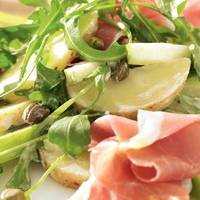 Serveersuggestie Aardappelsalade met rucola en parmaham   ****