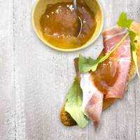 Serveersuggestie Bruschetta Parmaham, vijgenjam en rucola ***